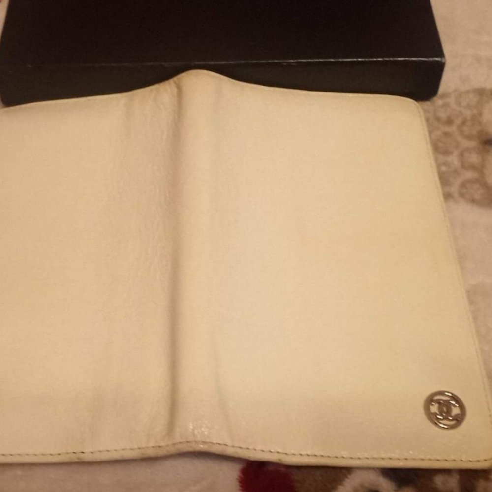 💯 % Authentic FINAL SALE! No Return No Exchange Chanel CC Logo long flap wallet